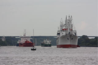 San Diego im Nord-Ostsee-Kanal, Nhe Hochdonn, in Dithmarschen, Nhe Nordsee, in Schleswig-Holstein